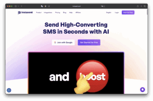 Na página inicial do Instagrament, há uma manchete que usa IA para enviar SMS com alta conversão em segundos. Há uma parceria com o Google e um botão para começar gratuitamente, além de um grande botão vermelho de postagem apontado por uma mão de desenho animado.